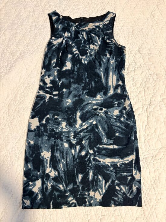 Ann Taylor Dresses & Skirts - Ann Taylor Petite 2P Blue Abstract Print Sleeveless Sheath Career Dress